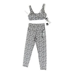 Zobha Black and White Floral Sports Bra and leggings